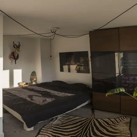 Vibing Urban Jungle Apartment! Amsterdam
