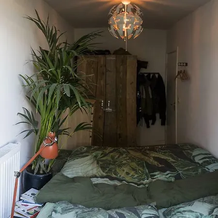 Vibing Urban Jungle Apartment! Amsterdam